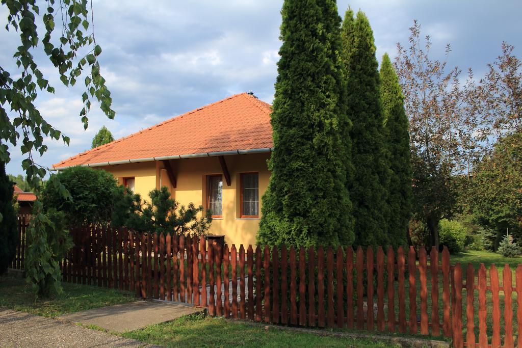 Villa Iris Egerszalok Bagian luar foto
